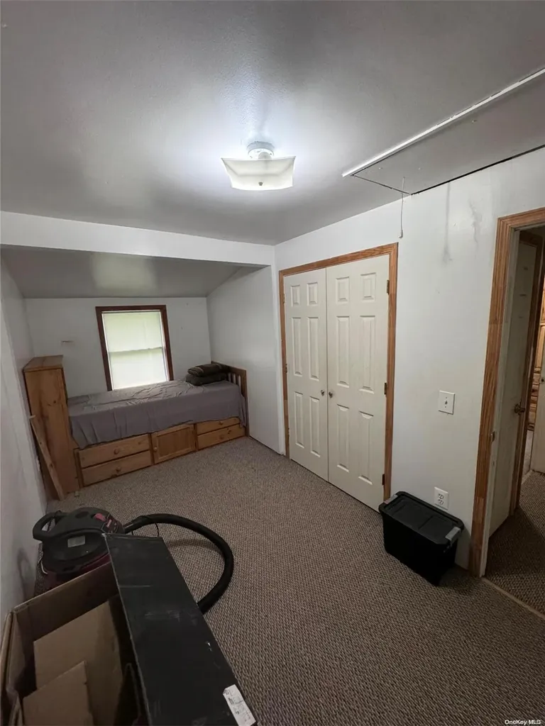 16 Mills Path Ronkonkoma NY 11779