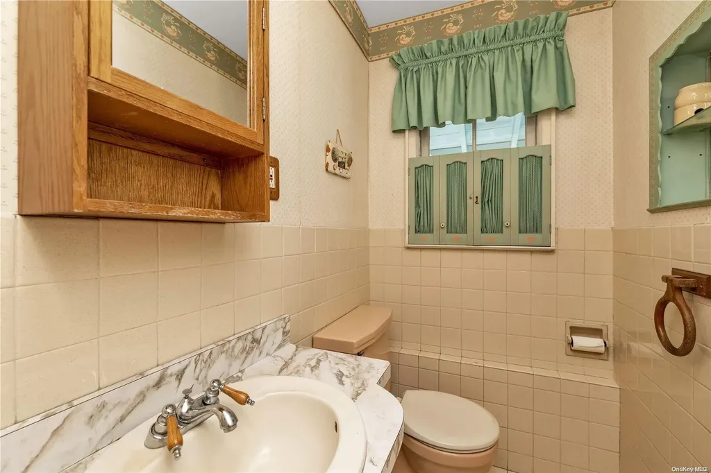 228 Earle Avenue Lynbrook NY 11563
