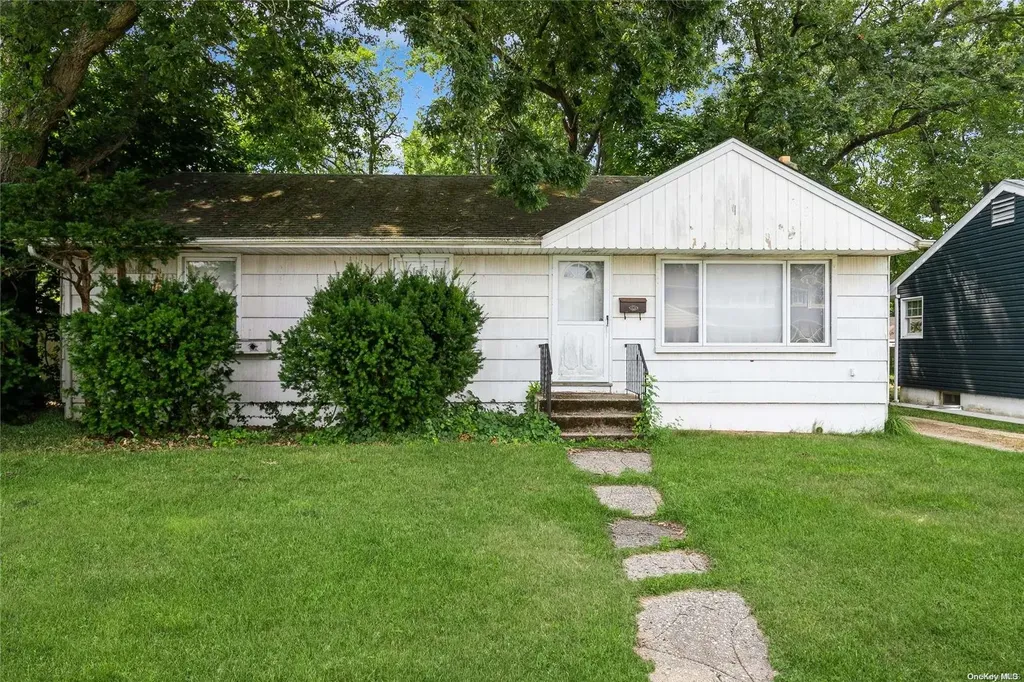 3970 Worthmor Drive Seaford NY 11783