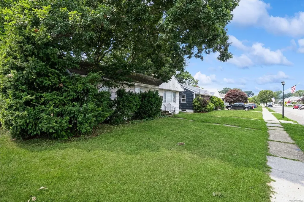3970 Worthmor Drive Seaford NY 11783