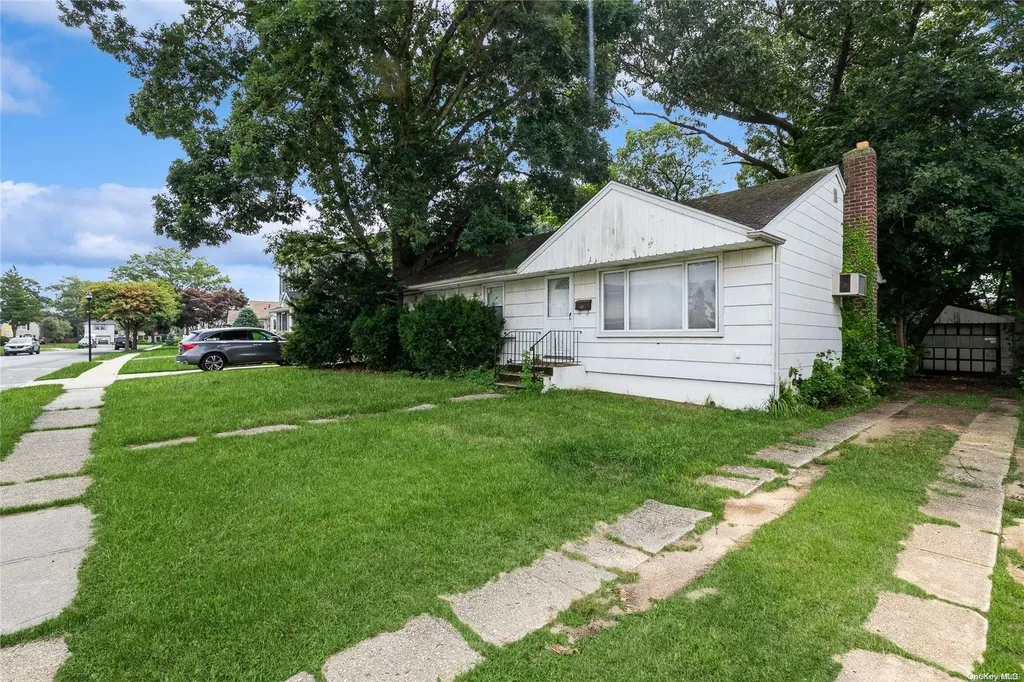 3970 Worthmor Drive Seaford NY 11783