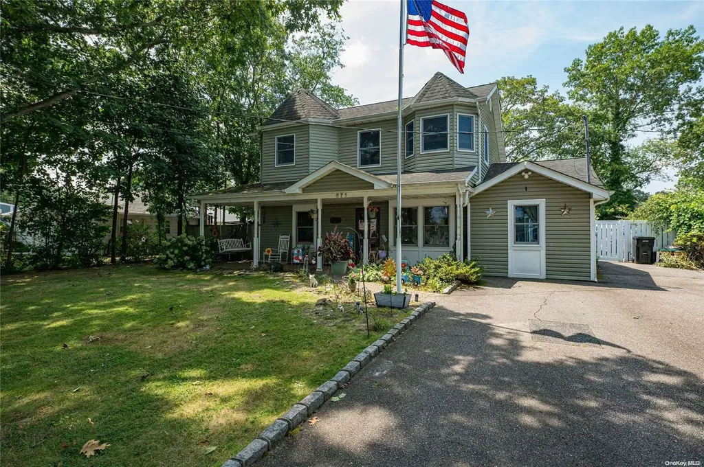 871 Ocean Avenue West Islip NY 11795