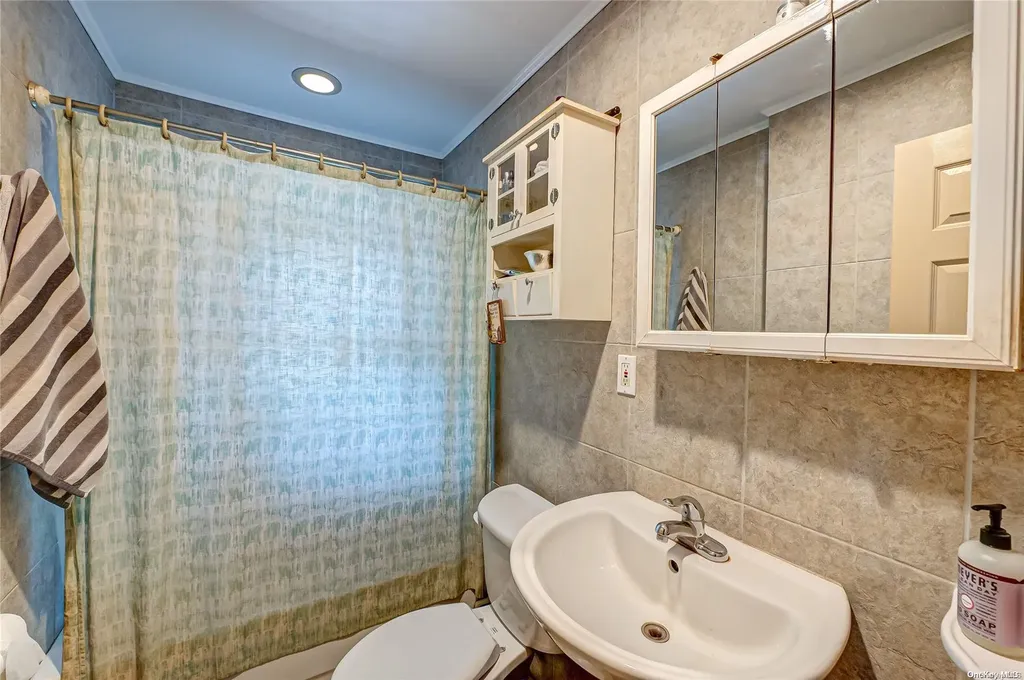 871 Ocean Avenue West Islip NY 11795