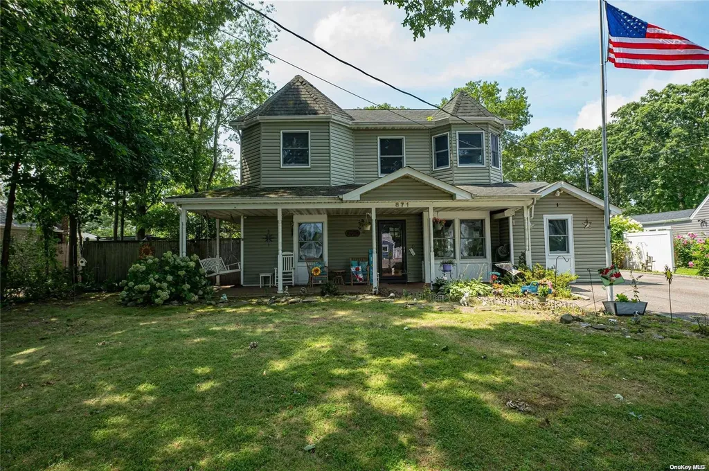 871 Ocean Avenue West Islip NY 11795