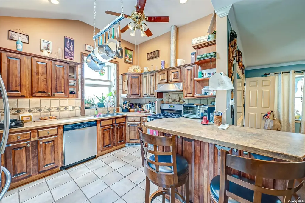 871 Ocean Avenue West Islip NY 11795