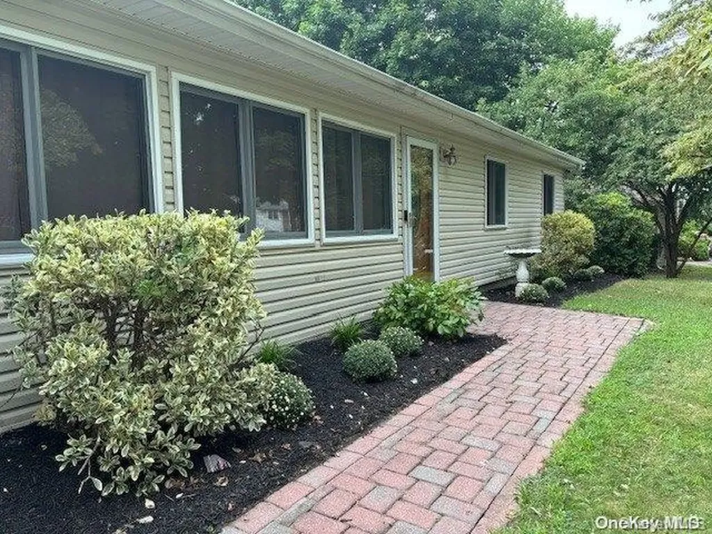 3 Bradley Drive Shoreham NY 11786
