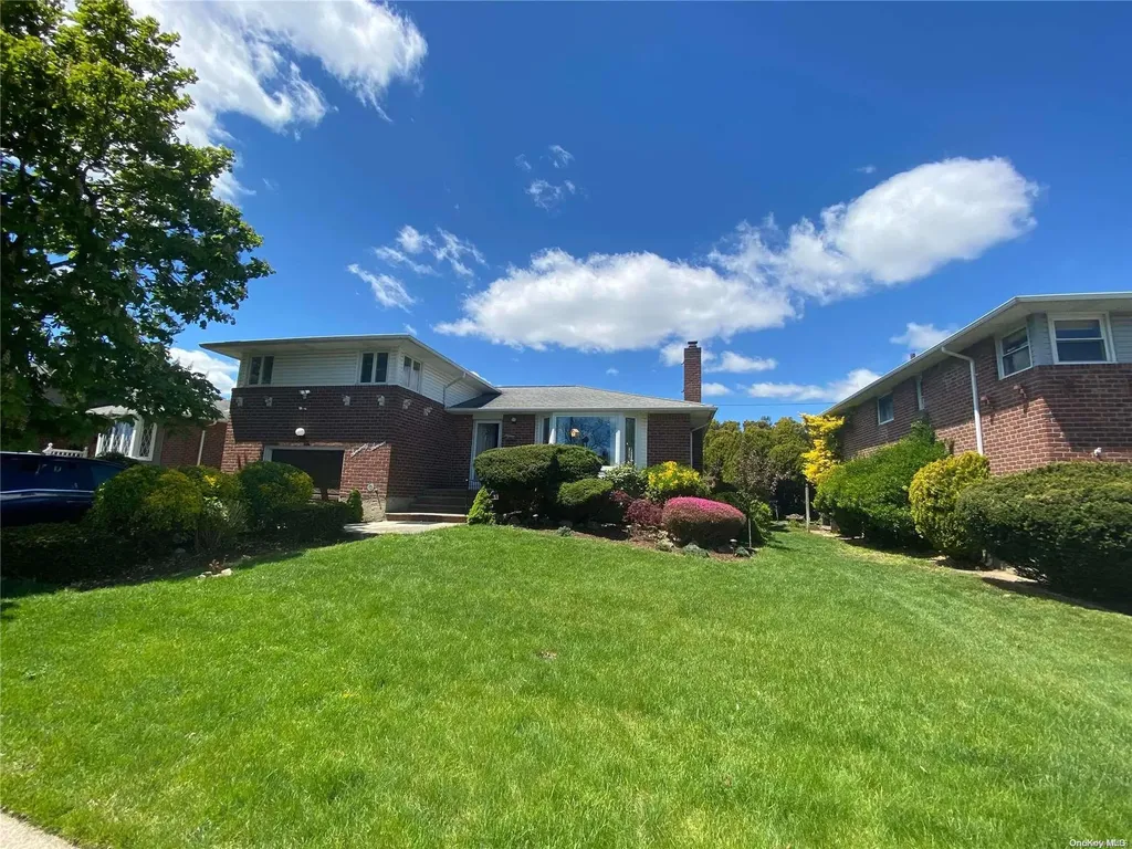 77 Bud Lane Levittown NY 11756
