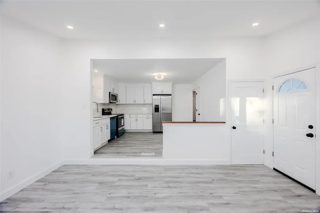 2914 Devon Avenue Medford NY 11763