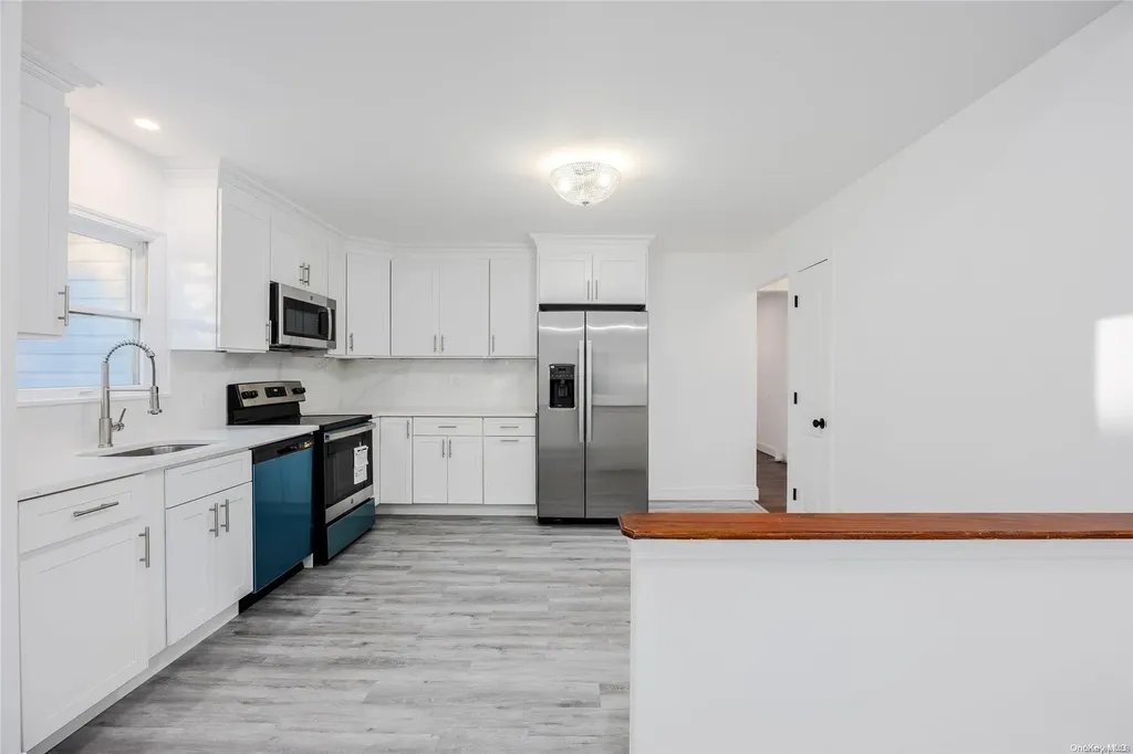 2914 Devon Avenue Medford NY 11763