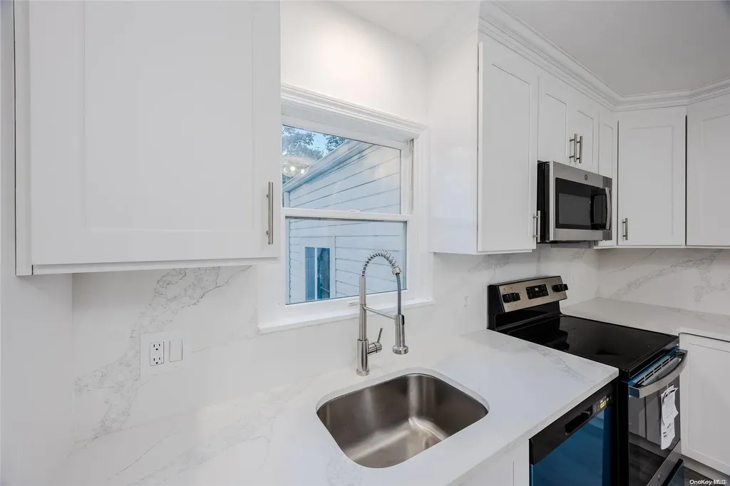 2914 Devon Avenue Medford NY 11763