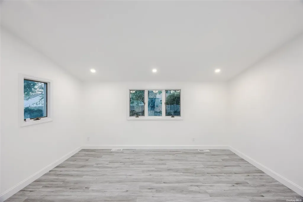 2914 Devon Avenue Medford NY 11763