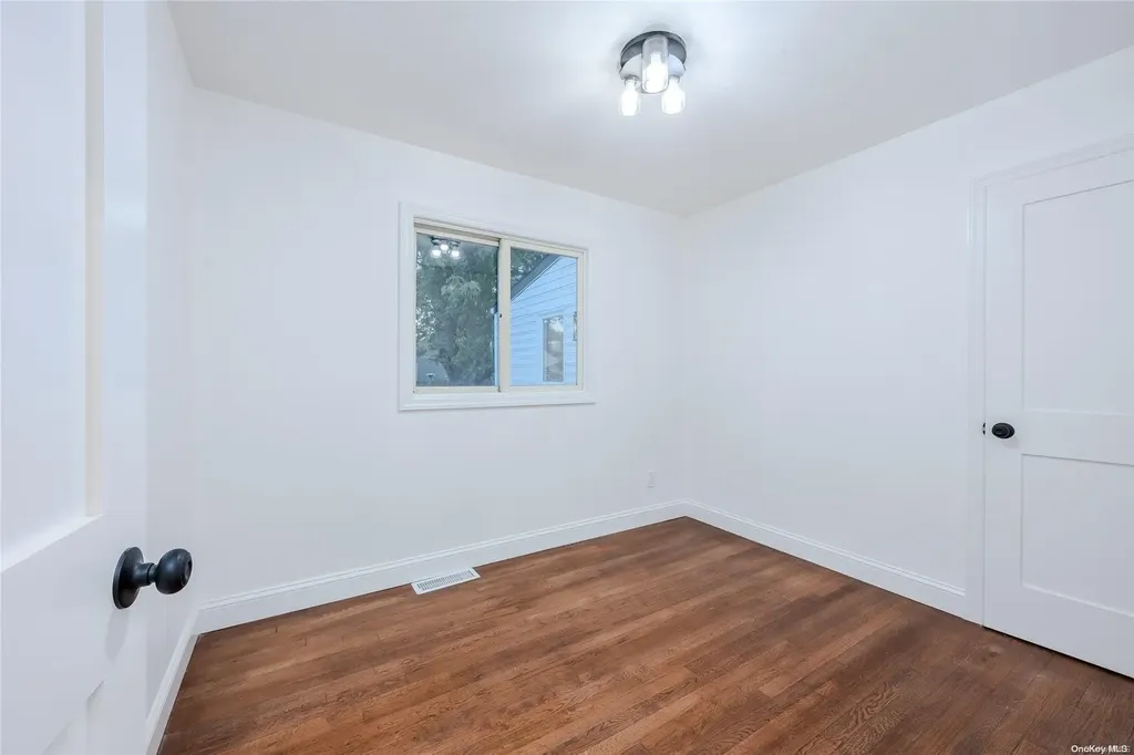 2914 Devon Avenue Medford NY 11763
