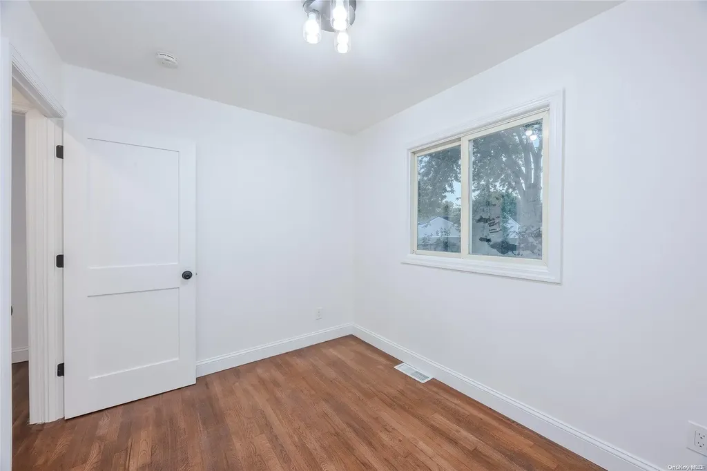 2914 Devon Avenue Medford NY 11763