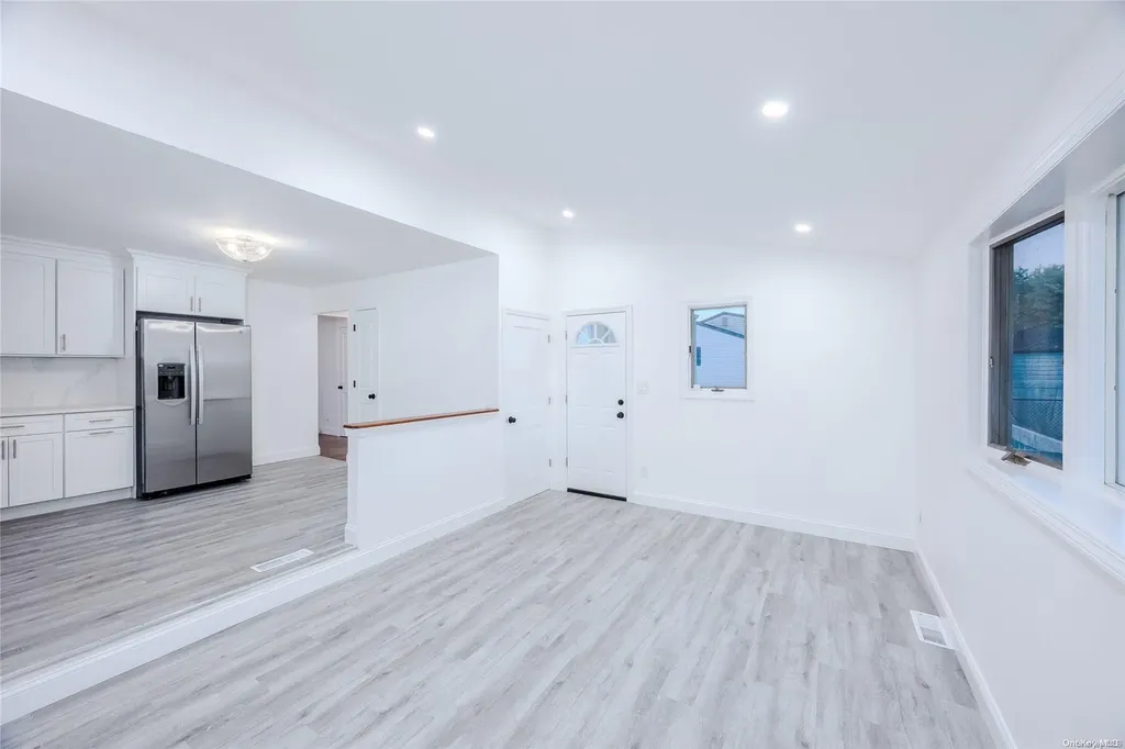 2914 Devon Avenue Medford NY 11763