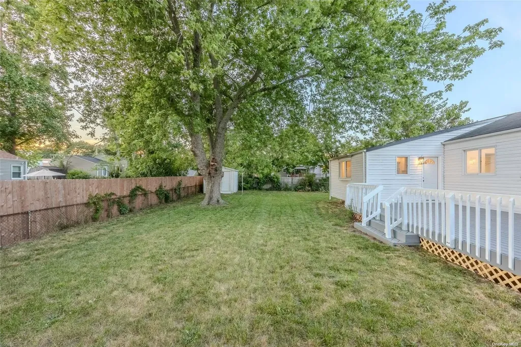 2914 Devon Avenue Medford NY 11763