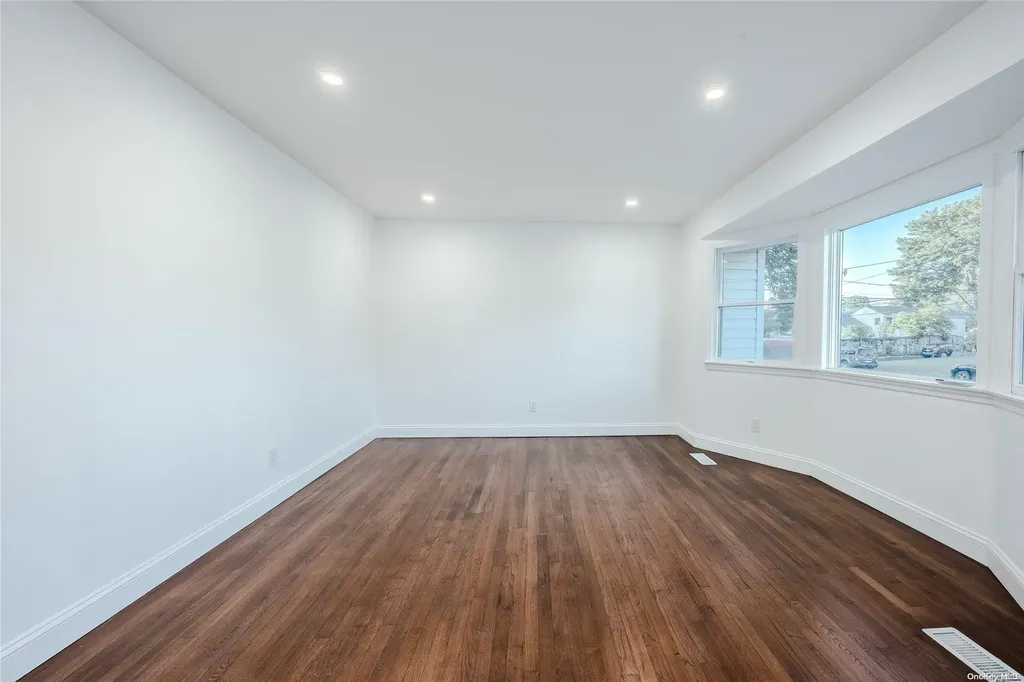 2914 Devon Avenue Medford NY 11763