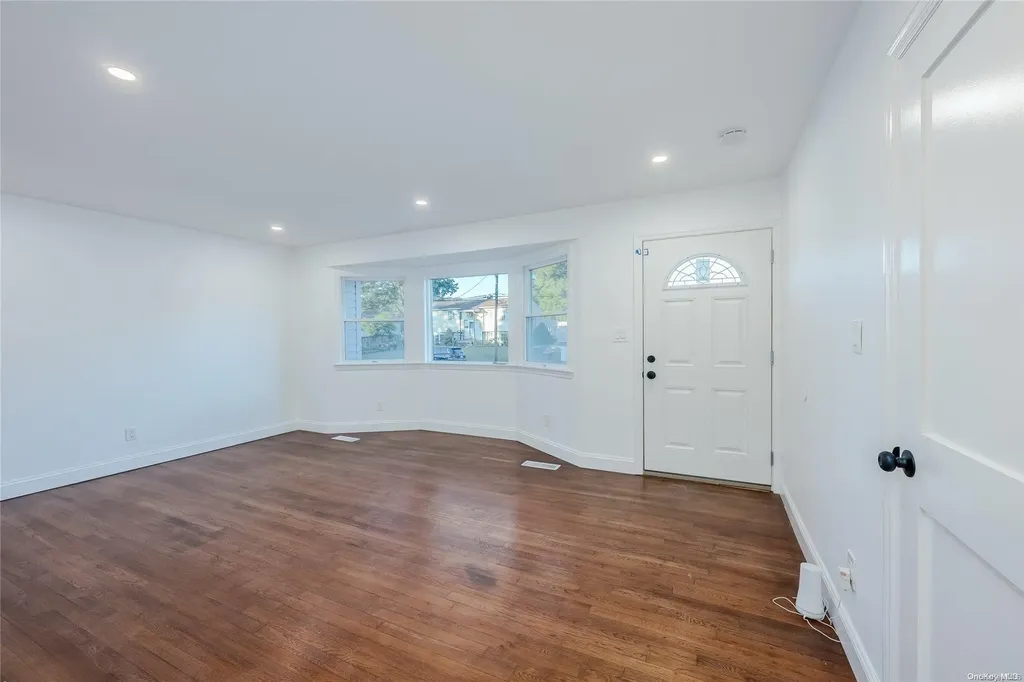 2914 Devon Avenue Medford NY 11763