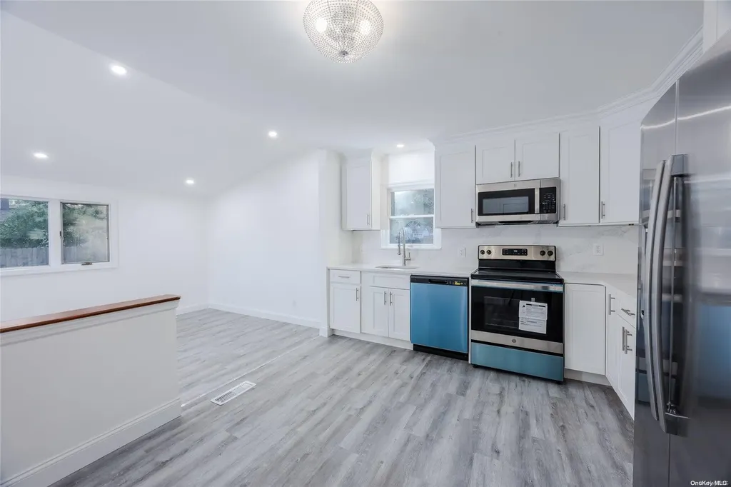2914 Devon Avenue Medford NY 11763