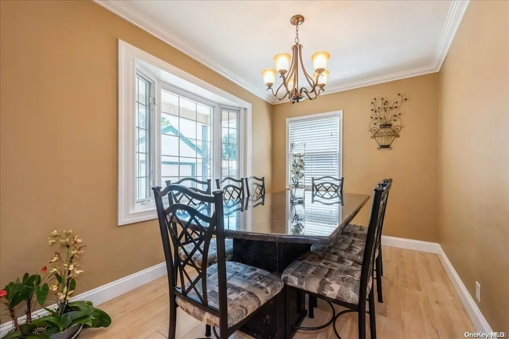 351 Emerson Place Uniondale NY 11553
