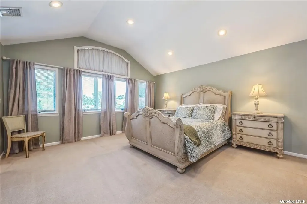 351 Emerson Place Uniondale NY 11553