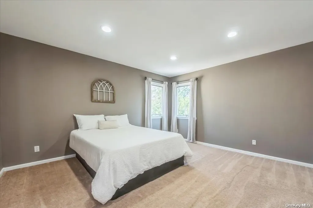 351 Emerson Place Uniondale NY 11553