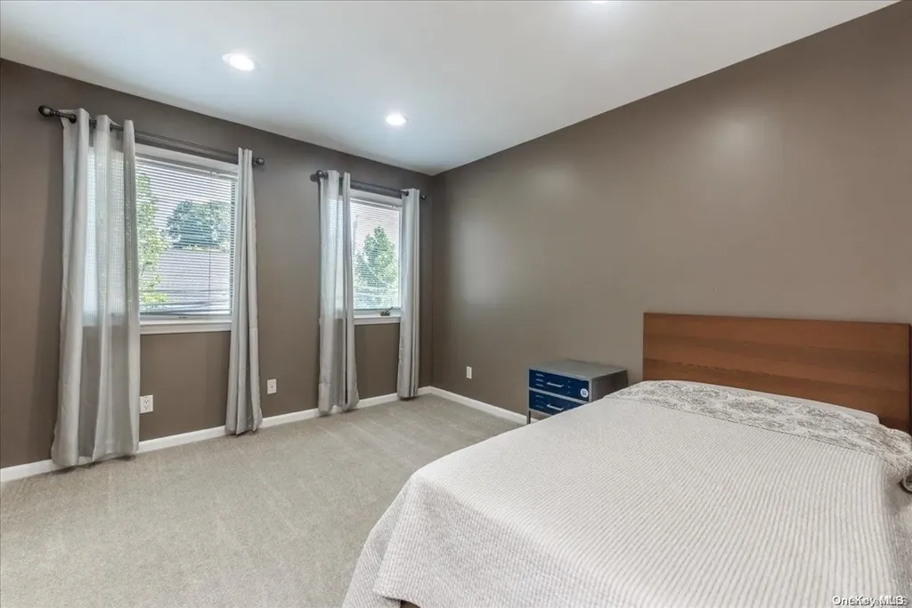 351 Emerson Place Uniondale NY 11553