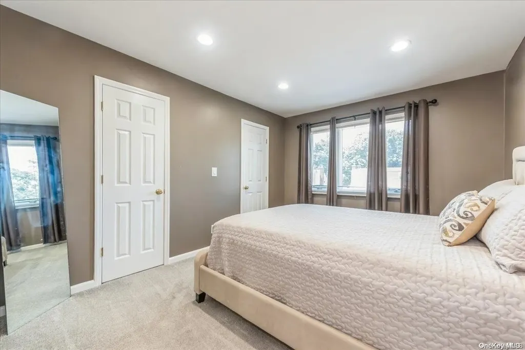 351 Emerson Place Uniondale NY 11553