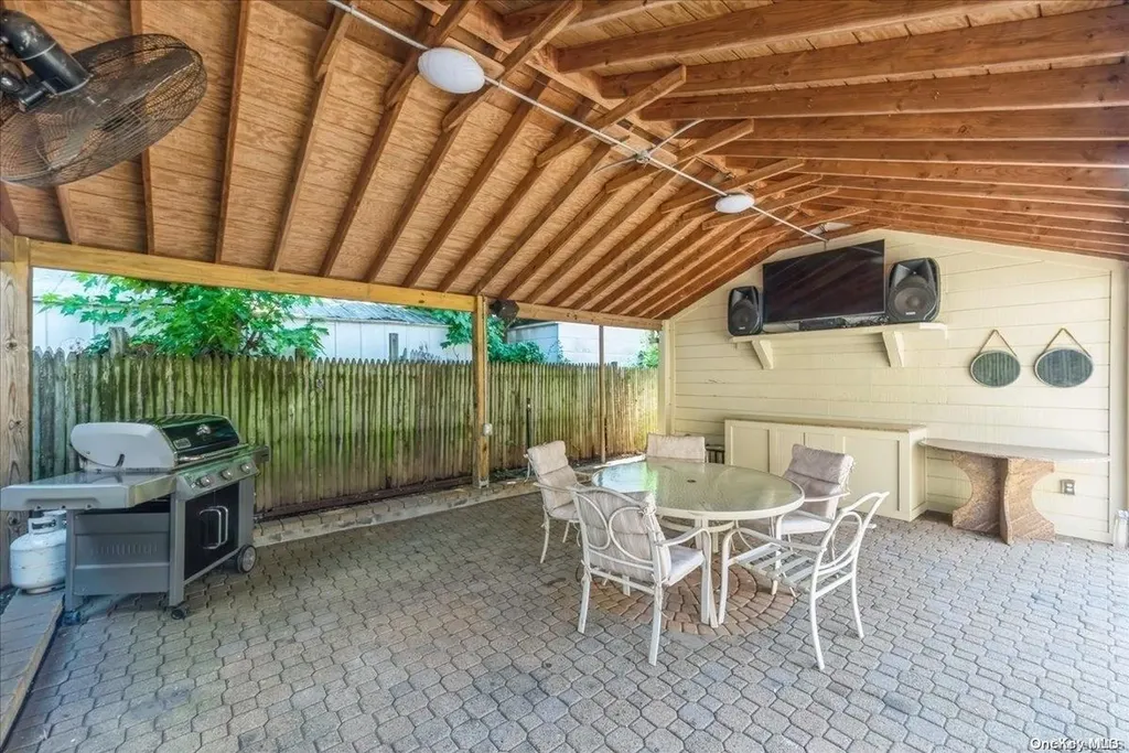351 Emerson Place Uniondale NY 11553