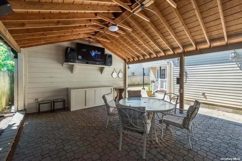 351 Emerson Place Uniondale NY 11553