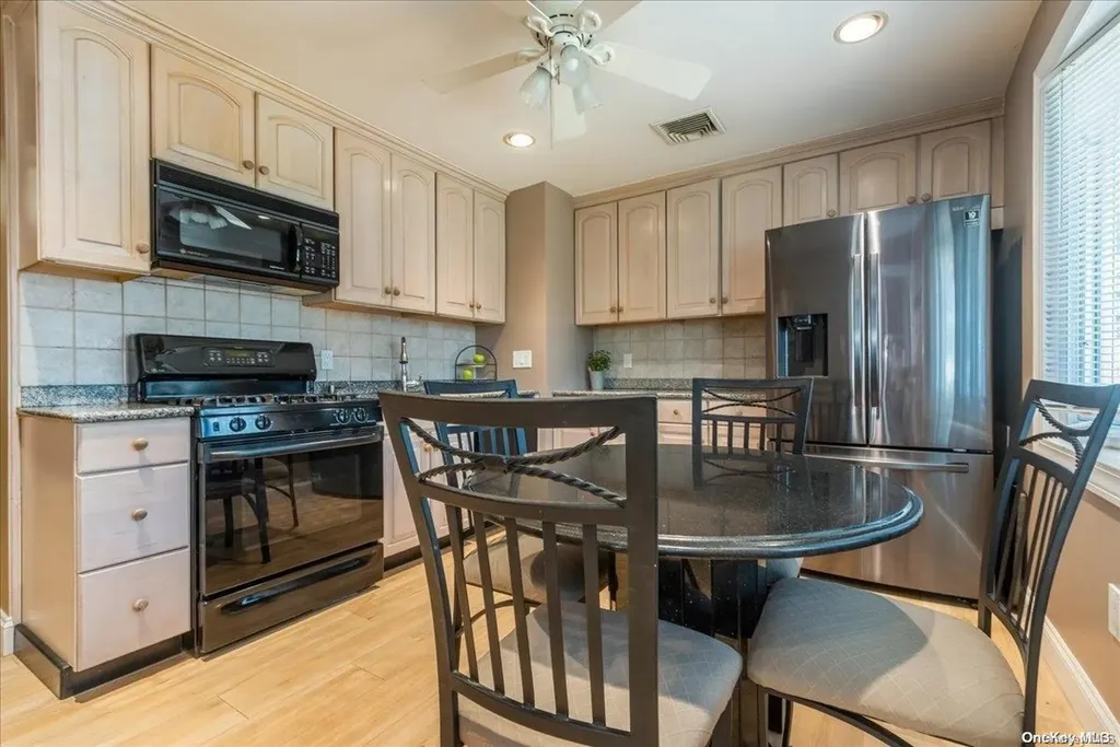 351 Emerson Place Uniondale NY 11553
