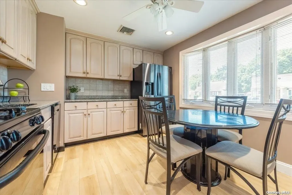 351 Emerson Place Uniondale NY 11553