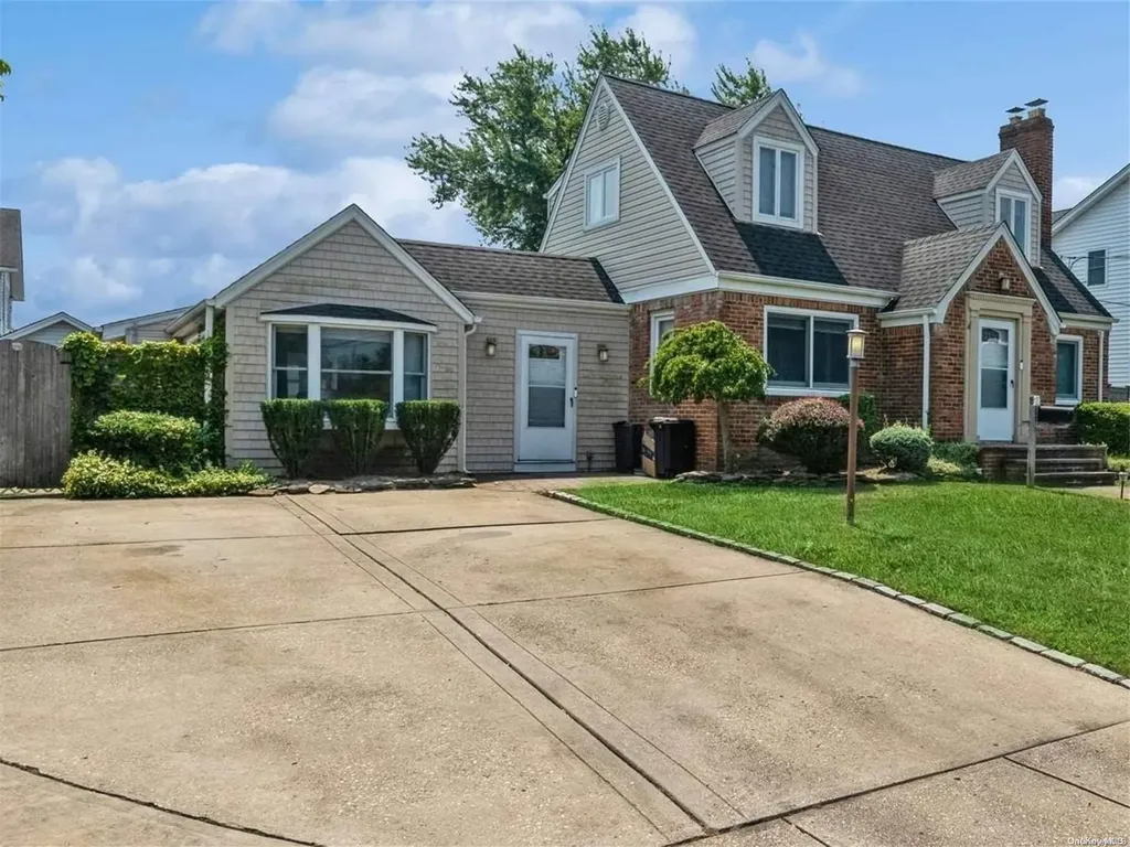 227 Hoke Avenue Oceanside NY 11572
