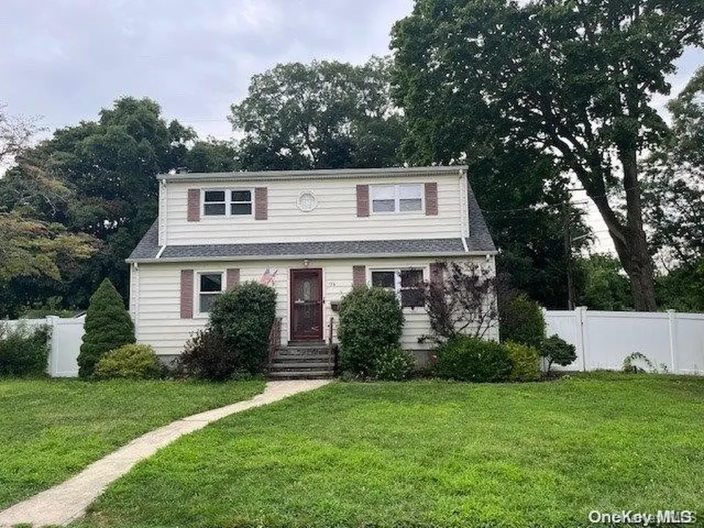 126 N Herman Avenue Bethpage NY 11714