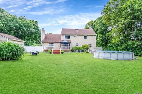 3 Carmen View Drive Shirley NY 11967