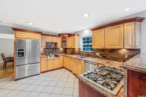 3 Carmen View Drive Shirley NY 11967