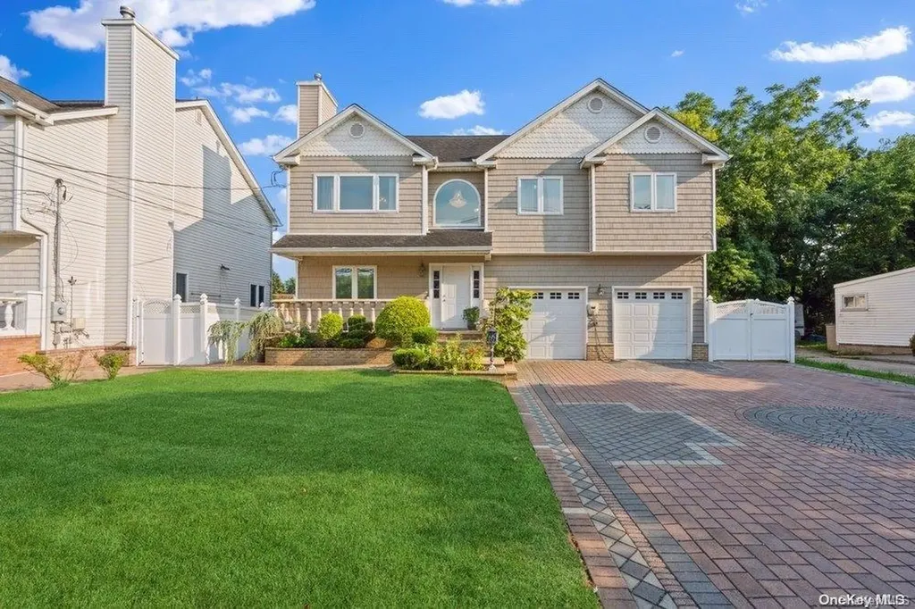 437 Atlantic Avenue Freeport NY 11520