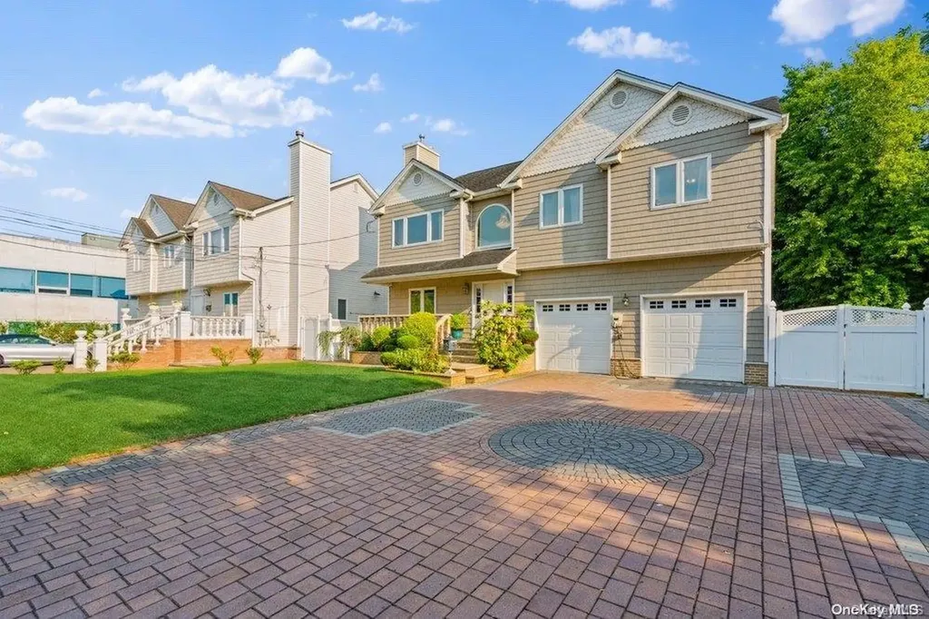 437 Atlantic Avenue Freeport NY 11520