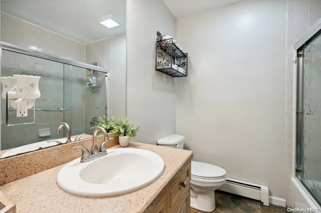 437 Atlantic Avenue Freeport NY 11520