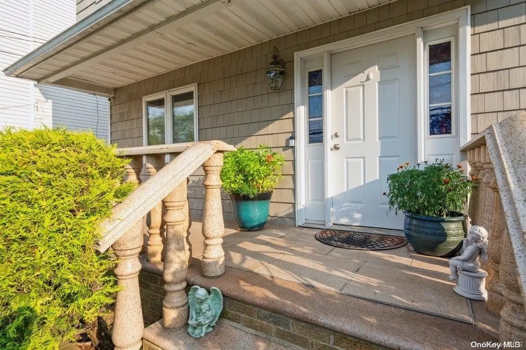 437 Atlantic Avenue Freeport NY 11520