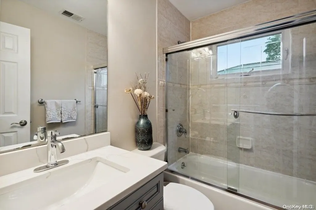 437 Atlantic Avenue Freeport NY 11520