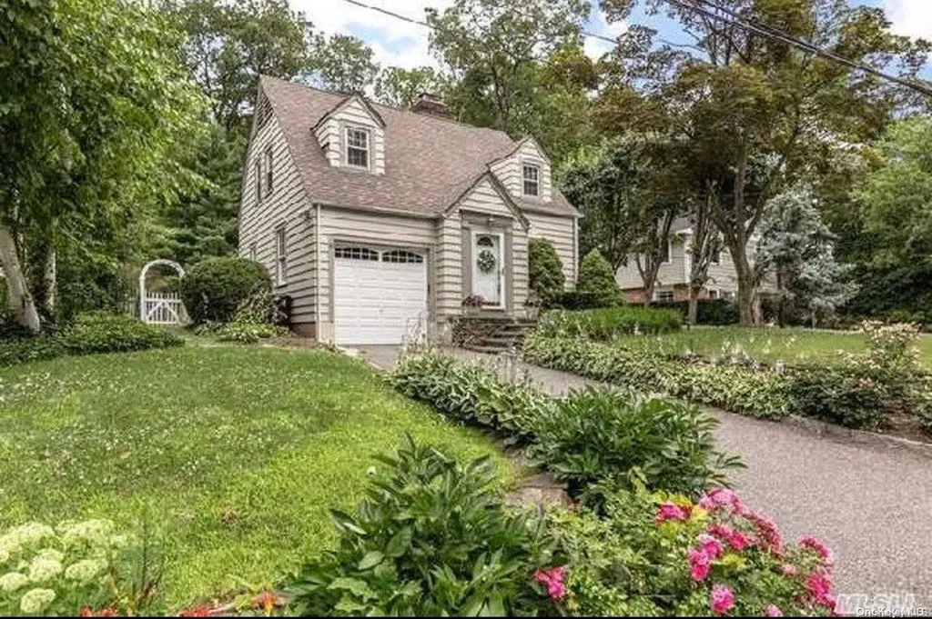 73 Abbott Drive Halesite NY 11743