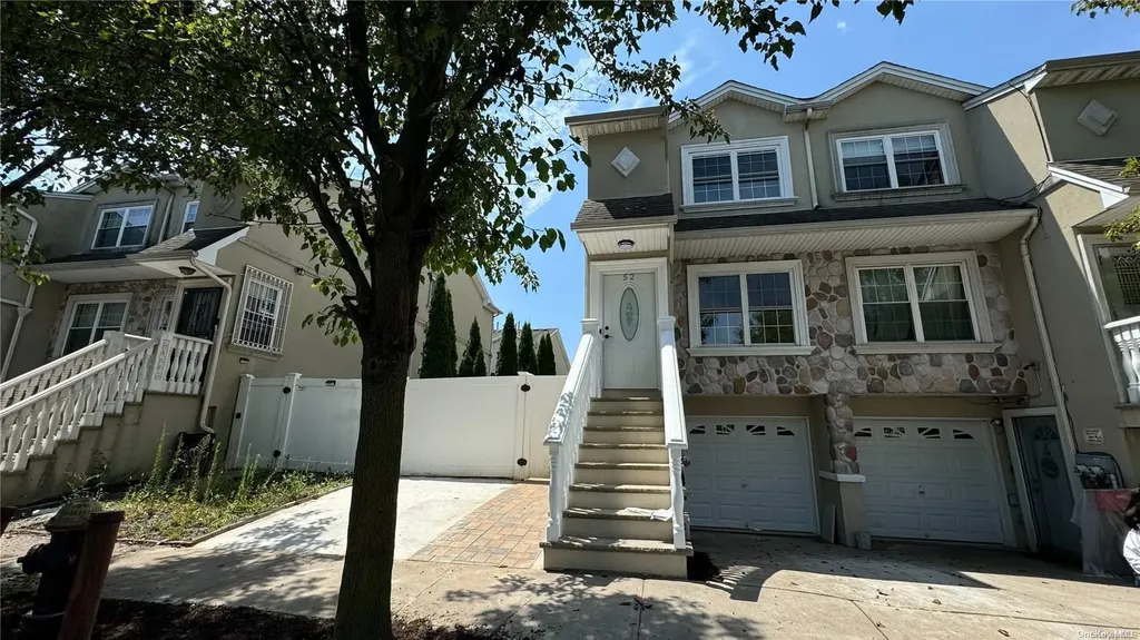 52 Dartmouth Loop Staten Island NY 10306