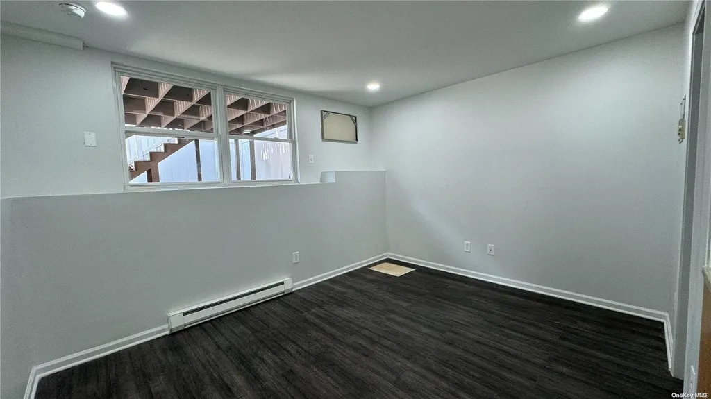 52 Dartmouth Loop Staten Island NY 10306