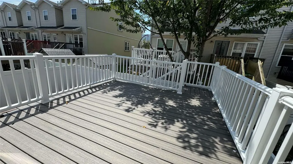52 Dartmouth Loop Staten Island NY 10306