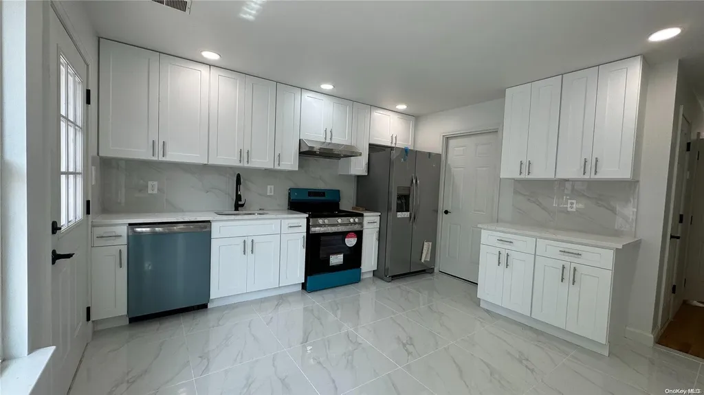 52 Dartmouth Loop Staten Island NY 10306