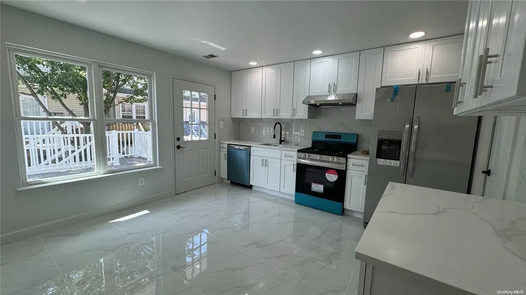 52 Dartmouth Loop Staten Island NY 10306