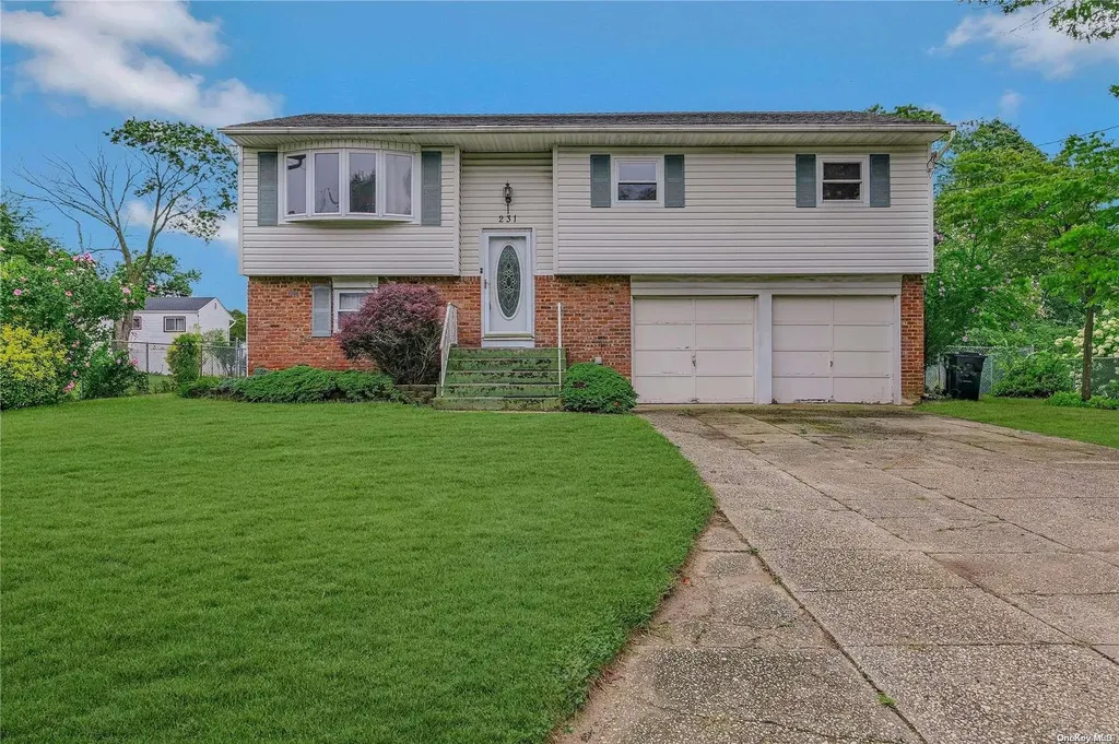 231 Montana Avenue Bay Shore NY 11706