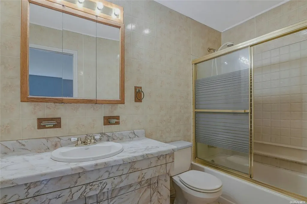 231 Montana Avenue Bay Shore NY 11706