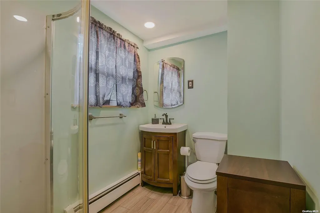 231 Montana Avenue Bay Shore NY 11706