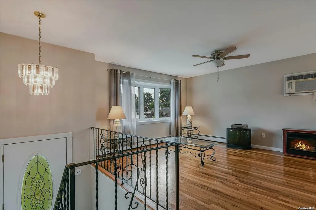 231 Montana Avenue Bay Shore NY 11706